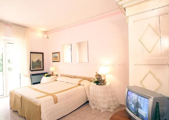 Velcamare Hotel